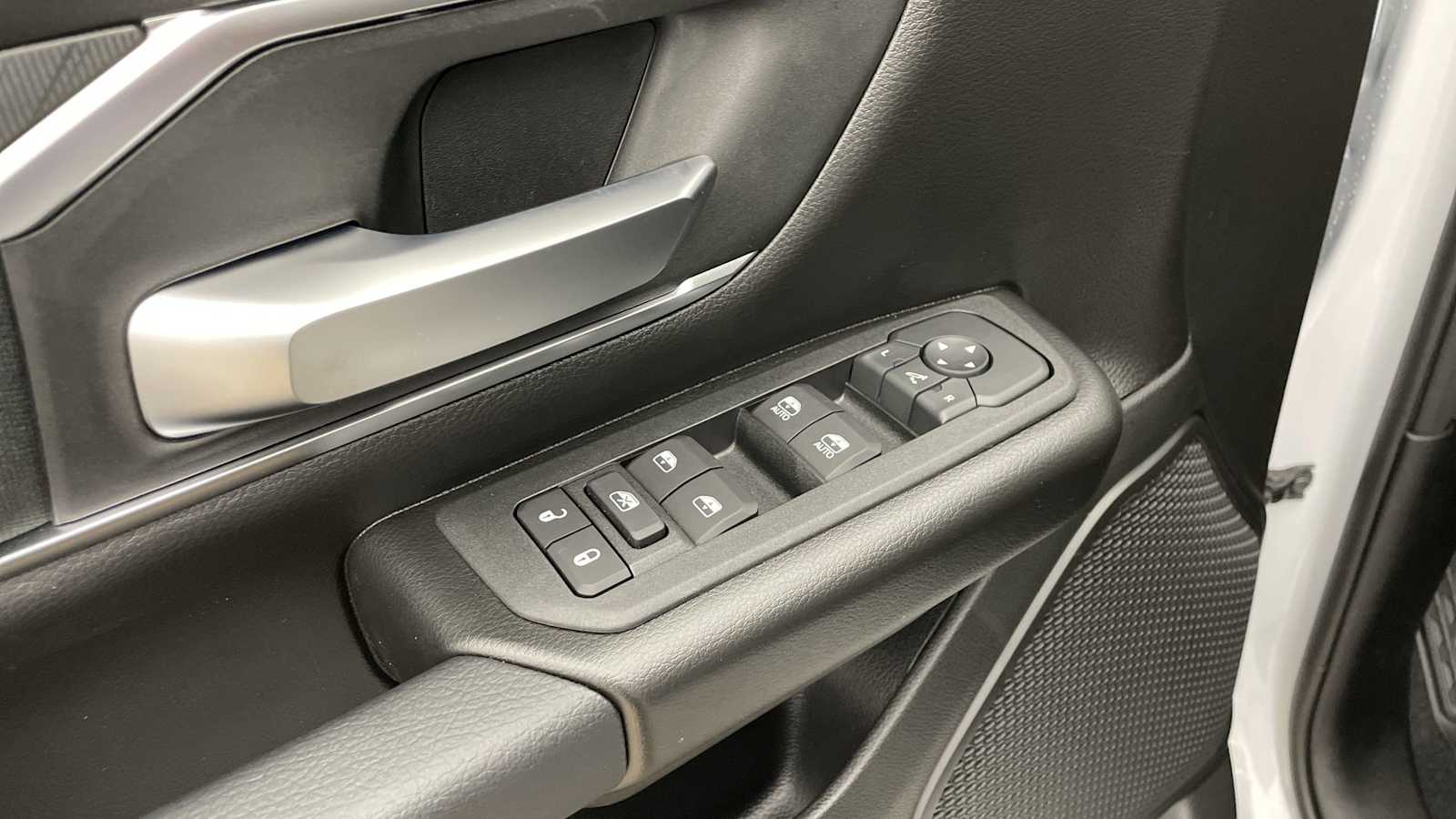 Thumbnail: 2026 RAM 1500 - 6