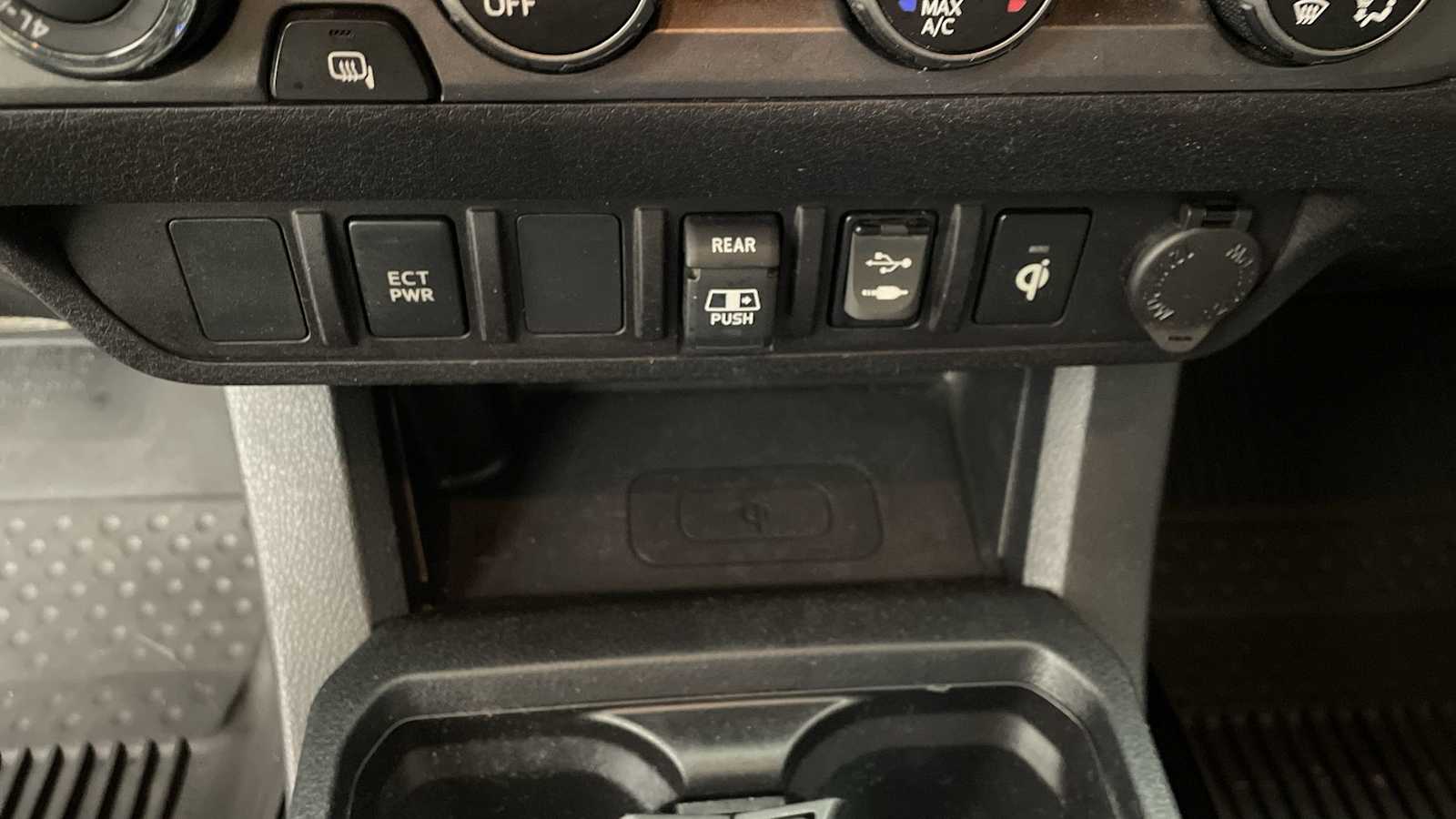 Thumbnail: 2019 Toyota Tacoma - 19