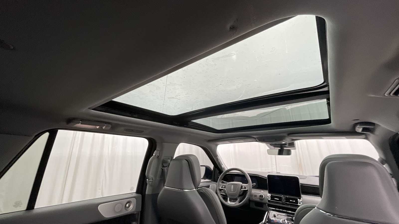 Thumbnail: 2018 Lincoln Navigator L - 13