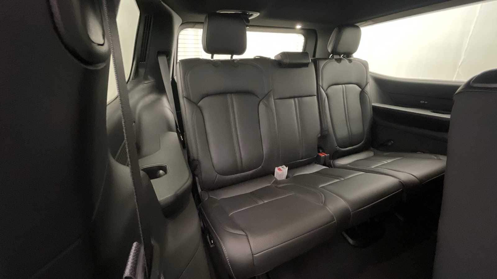 Thumbnail: 2025 Jeep Wagoneer - 11