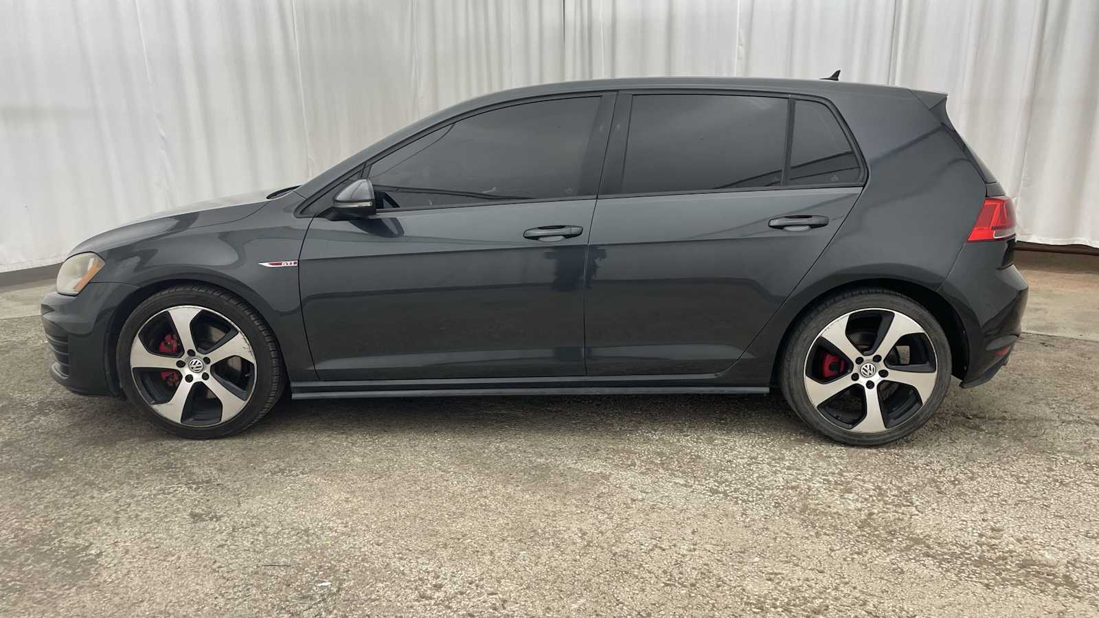 Thumbnail: 2015 Volkswagen Golf - 25