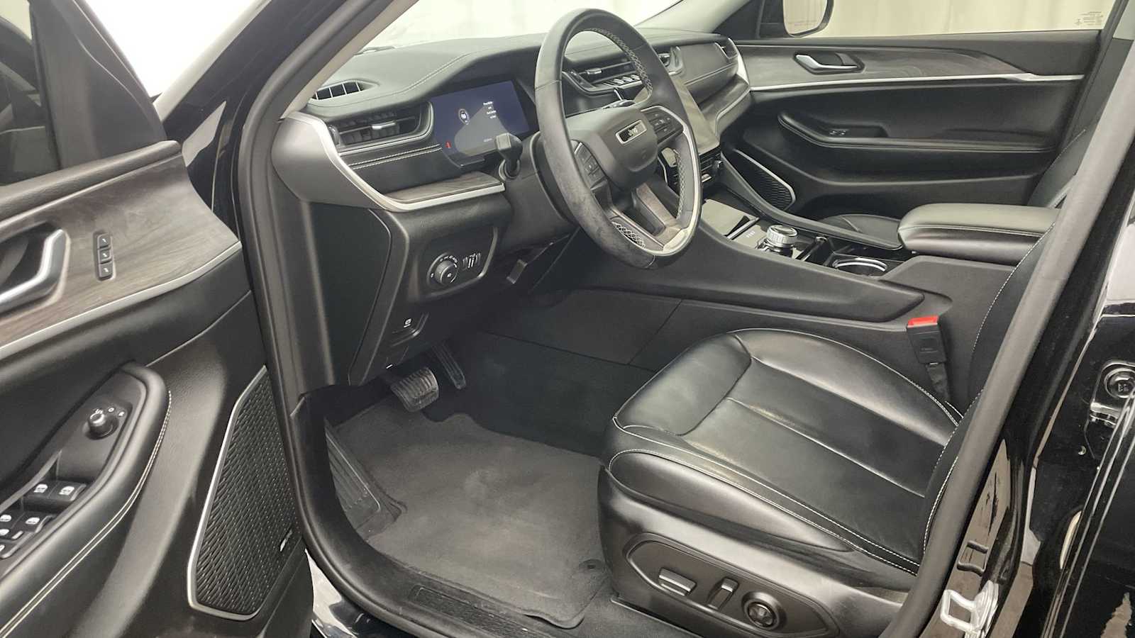 Thumbnail: 2022 Jeep Grand Cherokee - 2