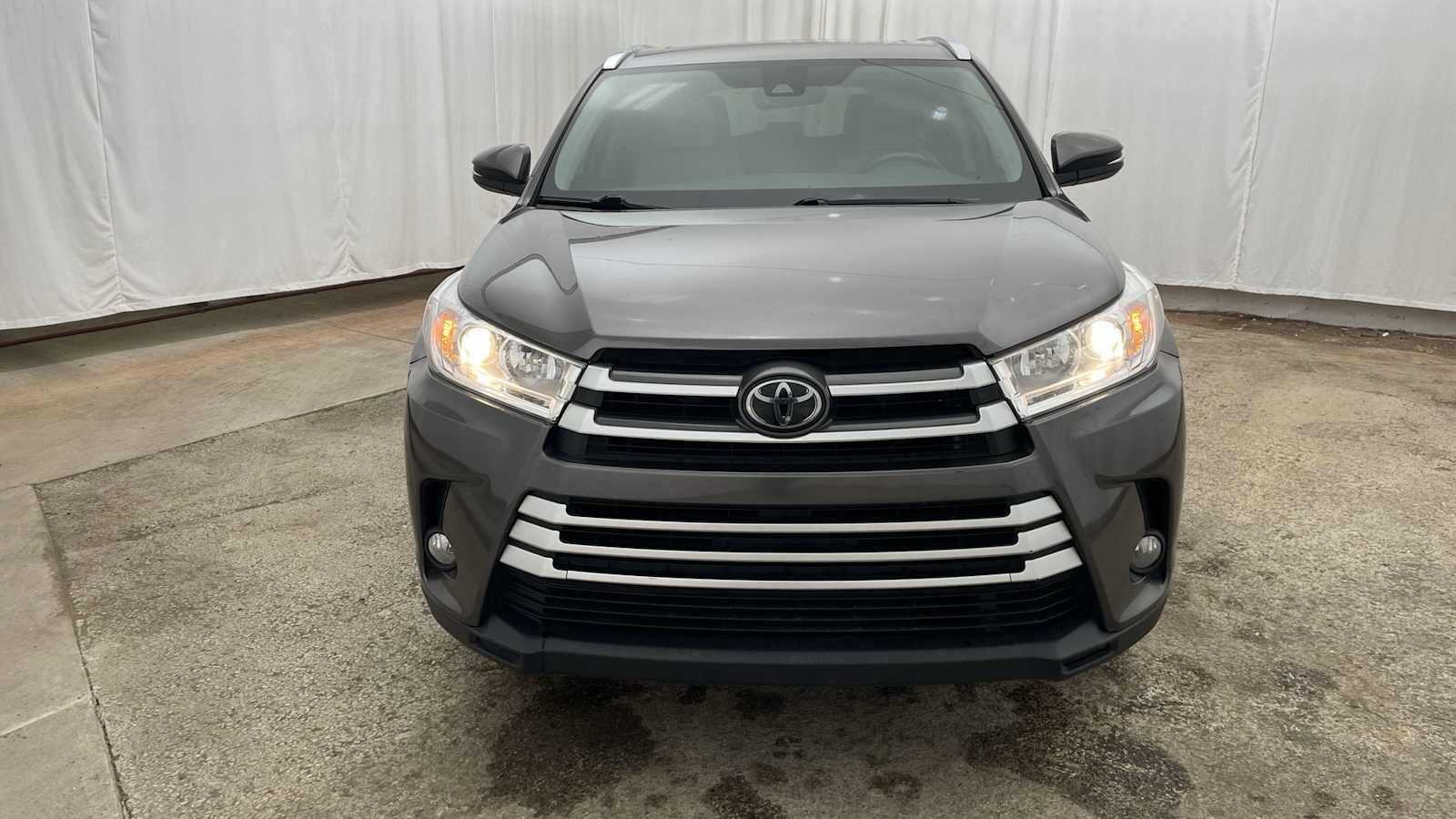 Thumbnail: 2018 Toyota Highlander - 38
