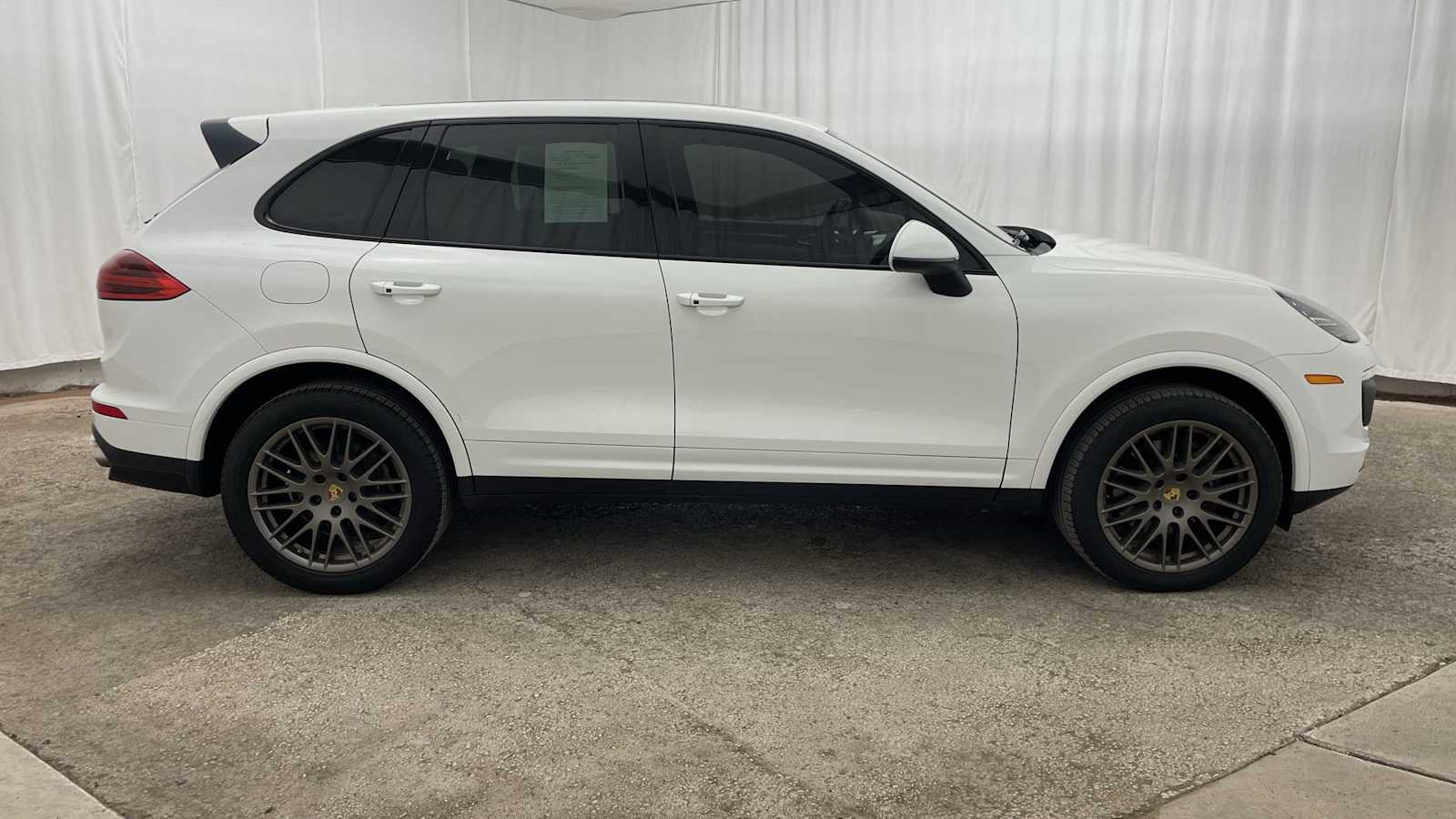 Thumbnail: 2018 Porsche Cayenne - 36