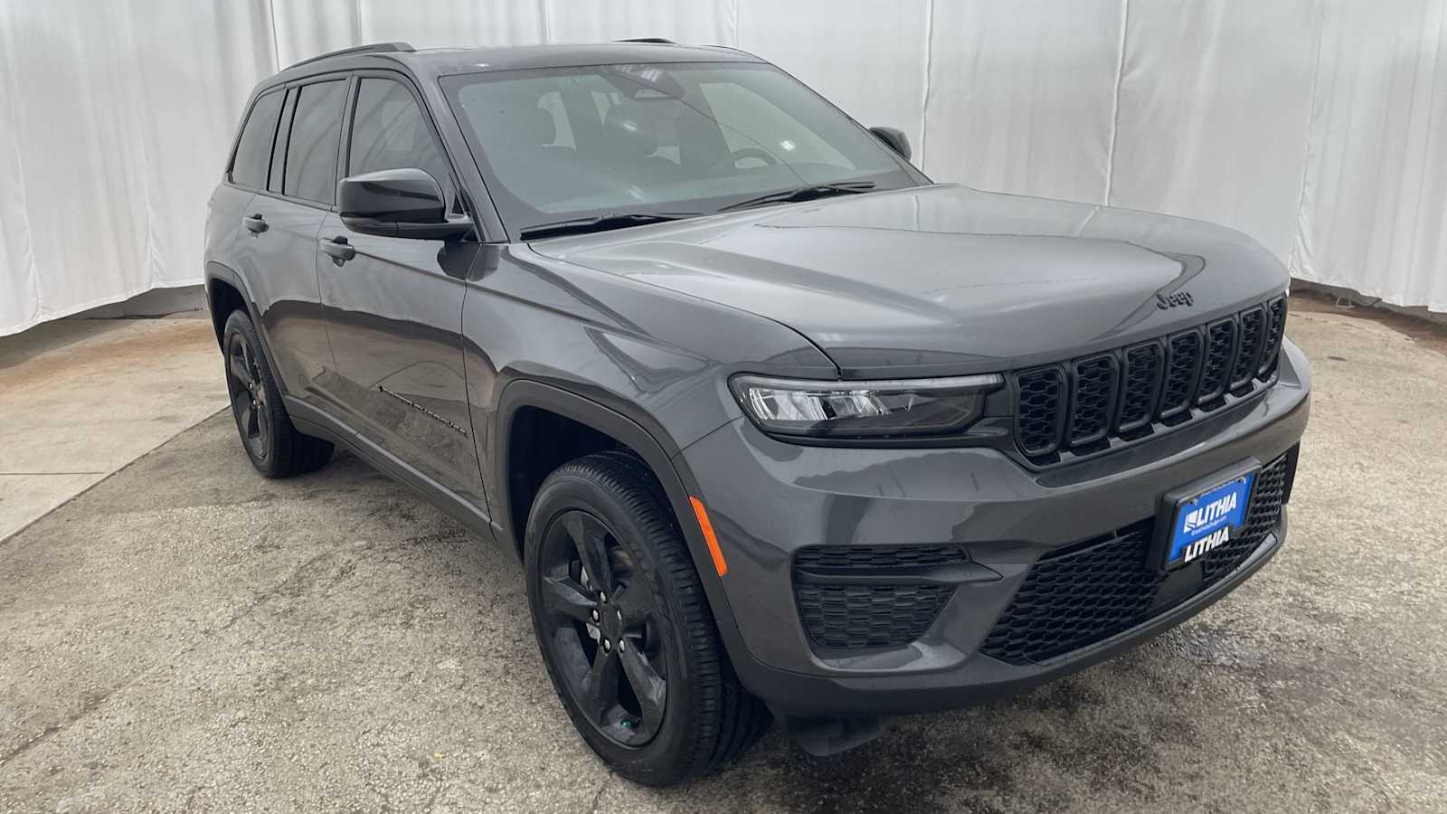 Thumbnail: 2025 Jeep Grand Cherokee - 36