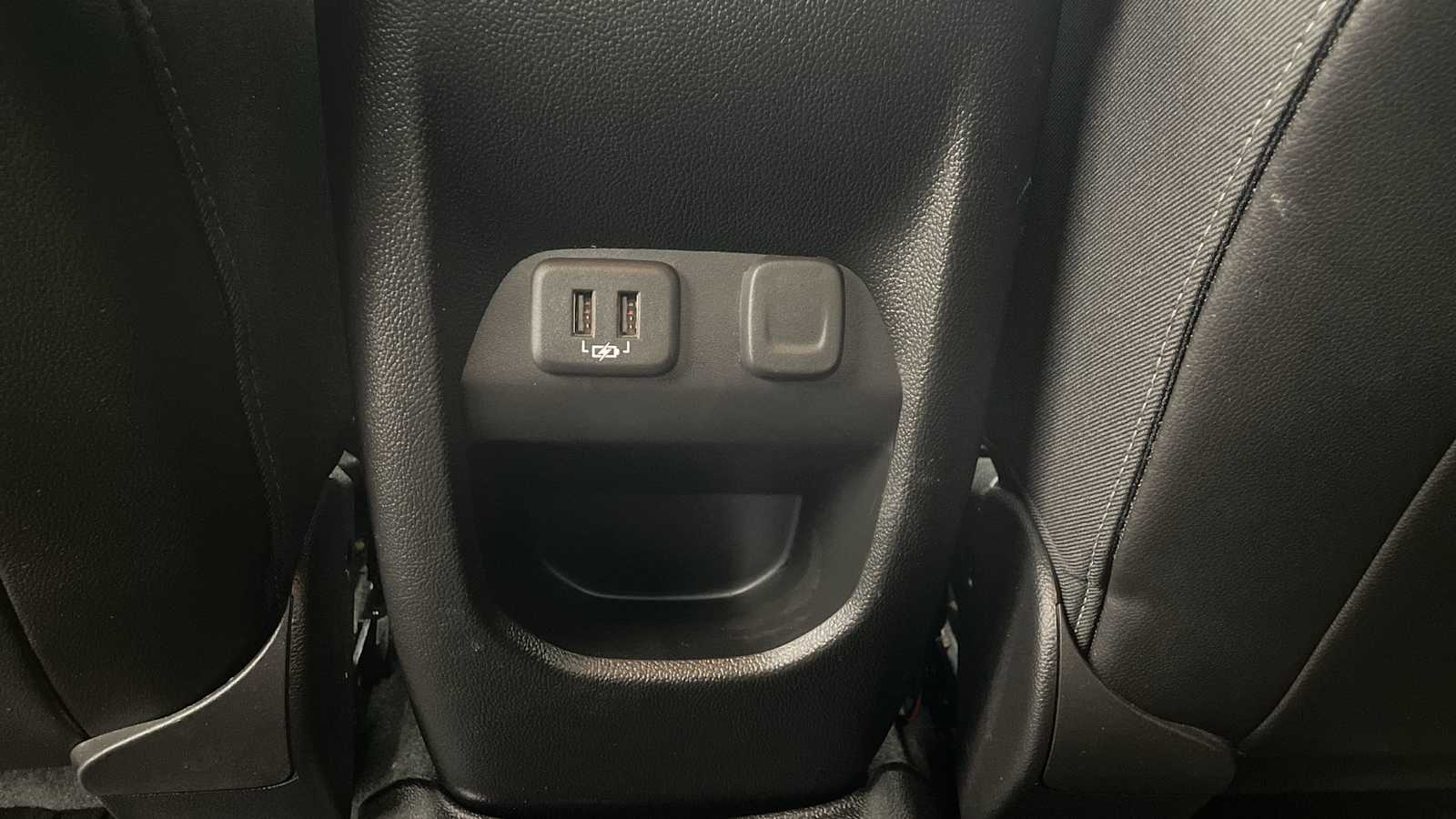 Thumbnail: 2022 Chevrolet Colorado - 27