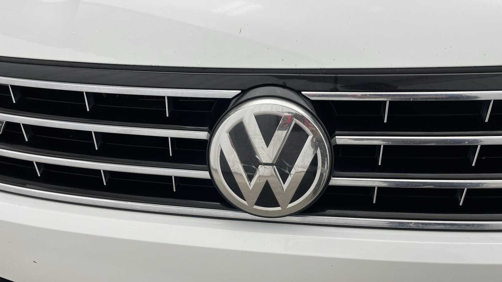 Thumbnail: 2017 Volkswagen Passat - 33