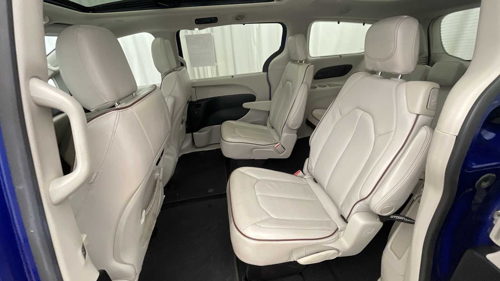 Thumbnail: 2020 Chrysler Pacifica - 10