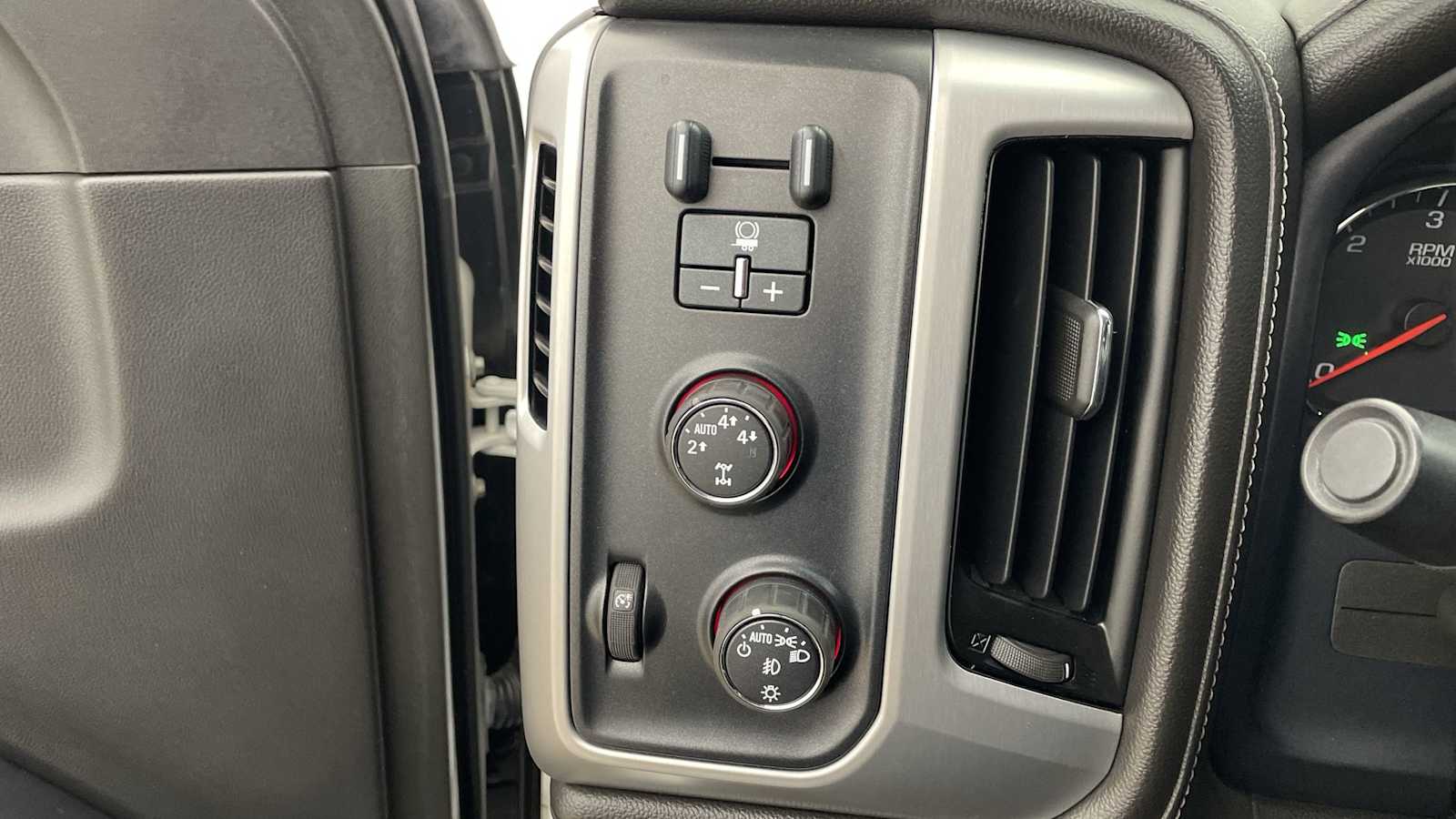 Thumbnail: 2014 GMC Sierra 1500 - 22