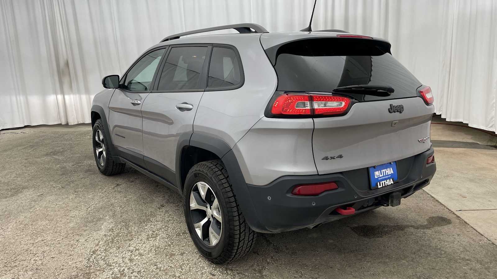 Thumbnail: 2018 Jeep Cherokee - 35