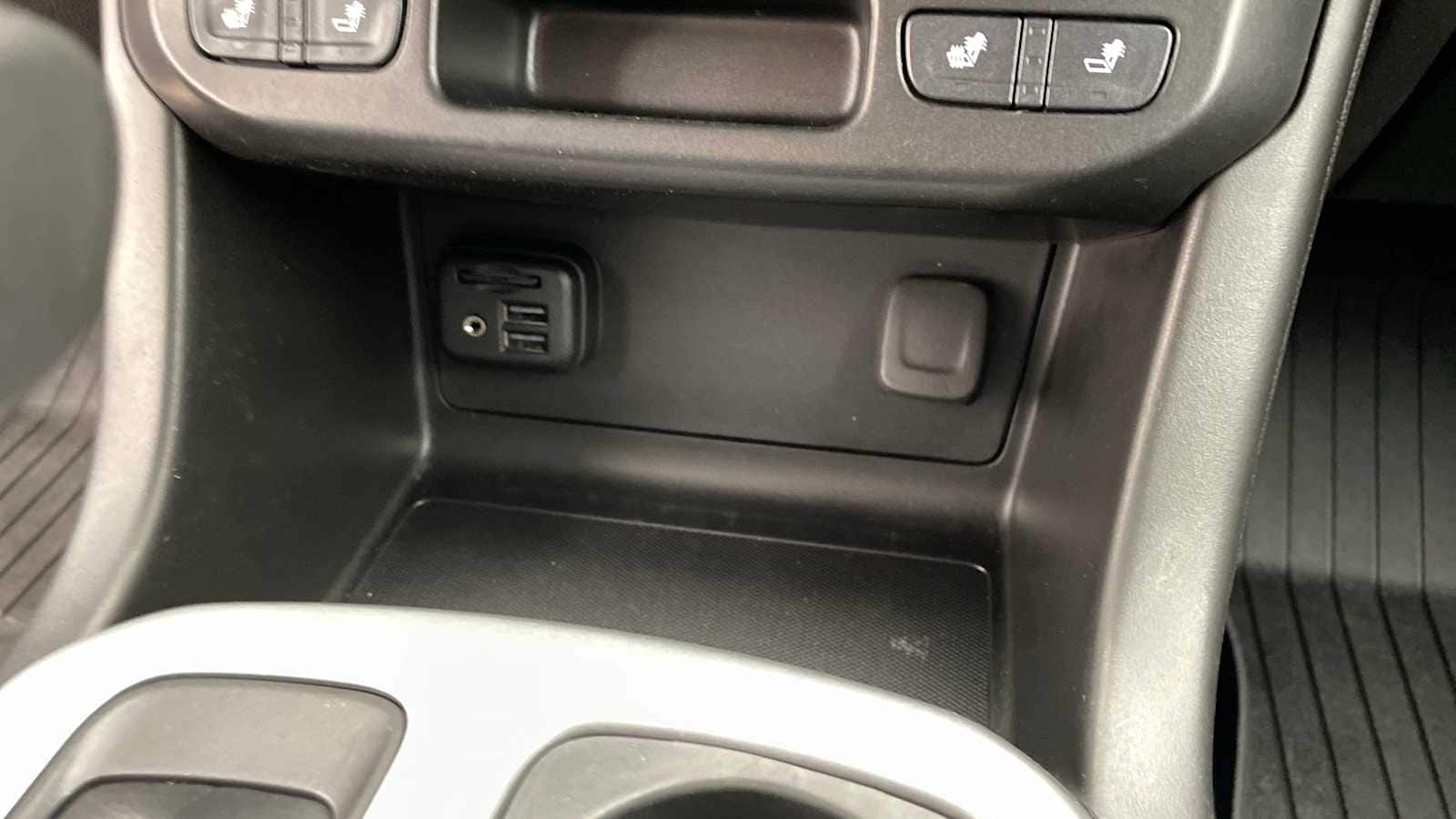 Thumbnail: 2021 Chevrolet Colorado - 19