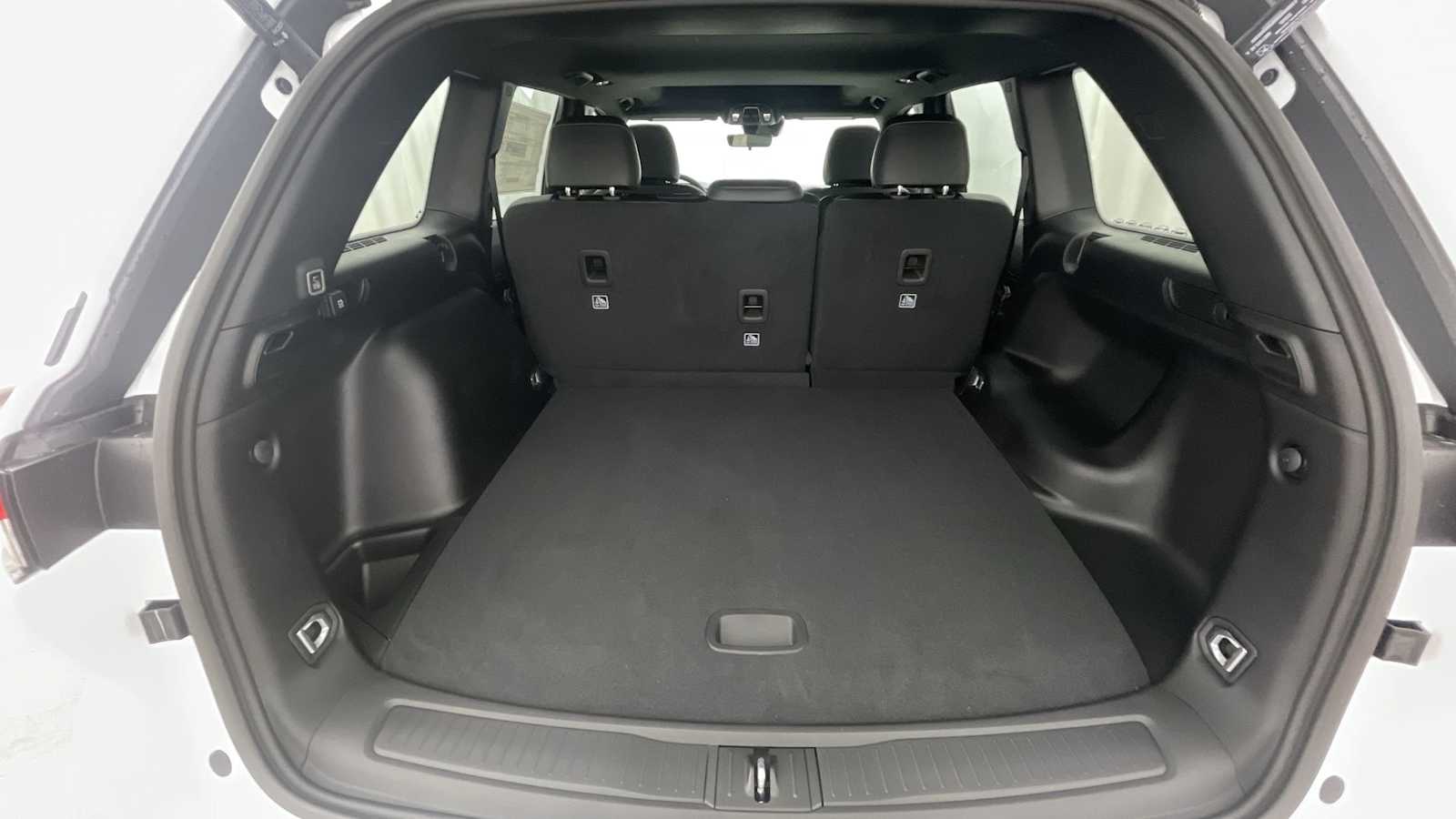 Thumbnail: 2025 Jeep Grand Cherokee - 29