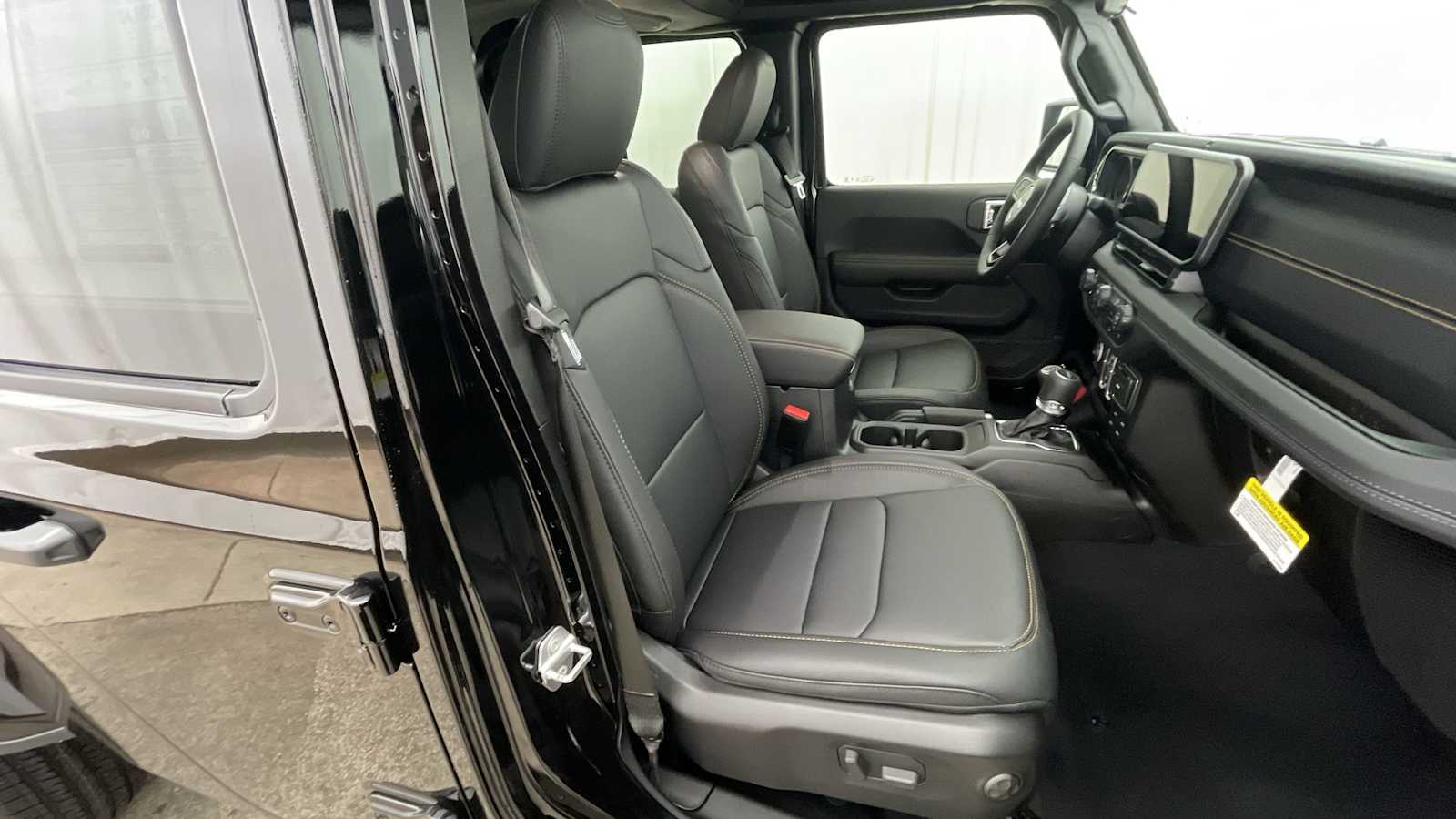 Thumbnail: 2026 Jeep Gladiator - 11