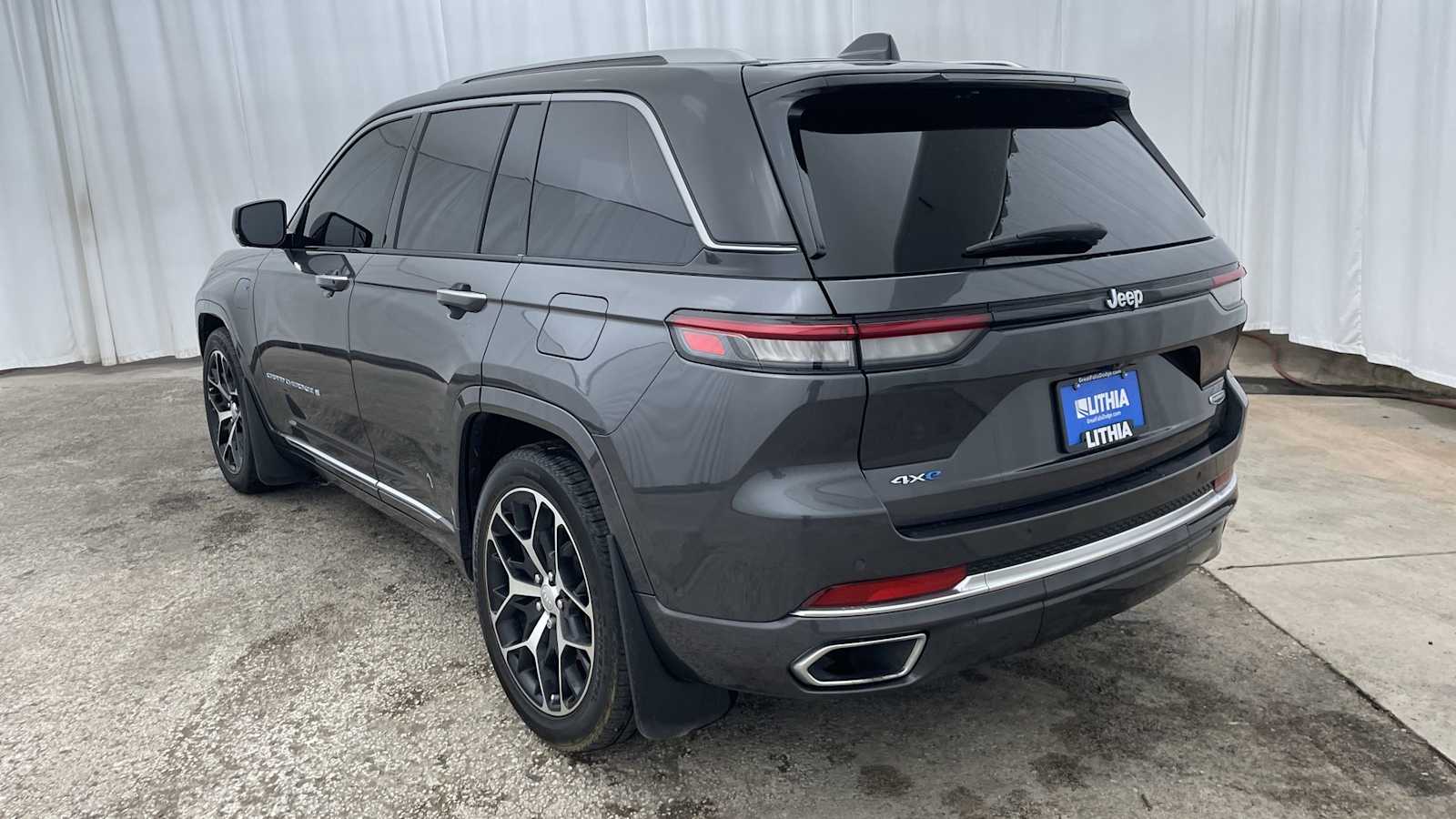 Thumbnail: 2023 Jeep Grand Cherokee - 35