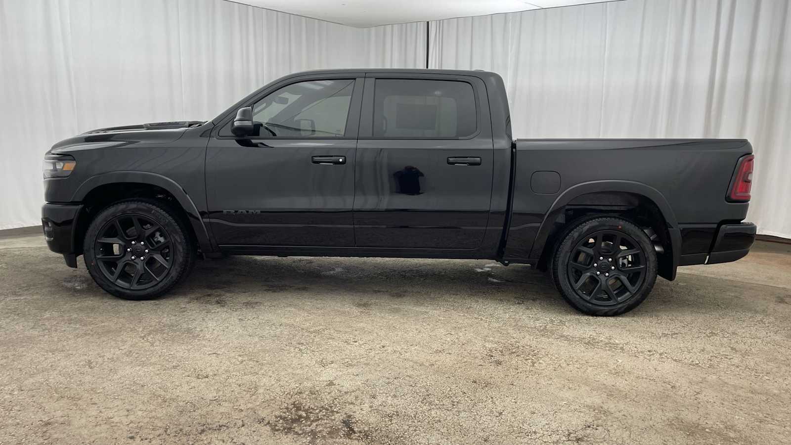 Thumbnail: 2026 RAM 1500 - 33