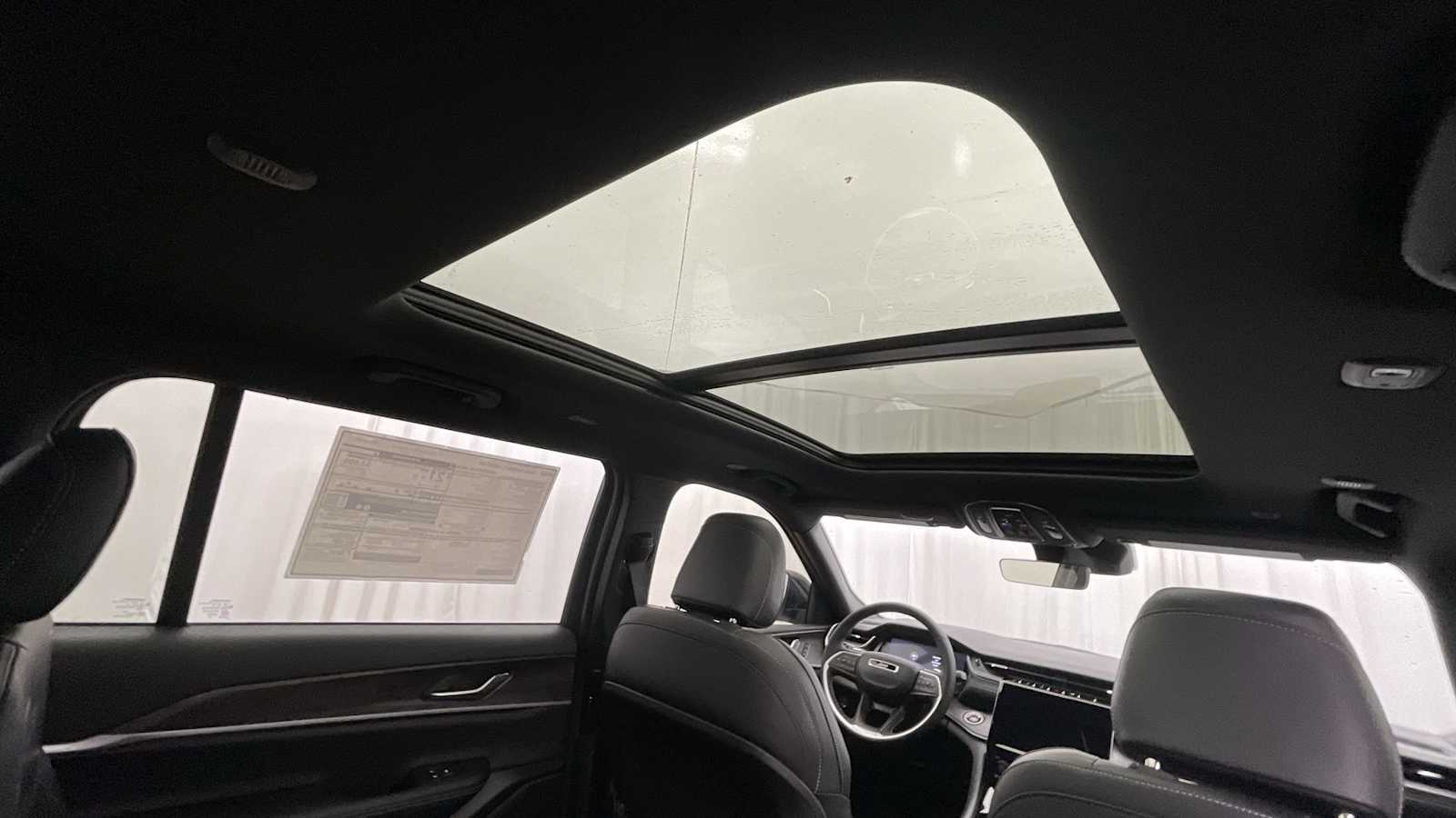 Thumbnail: 2025 Jeep Grand Cherokee - 13