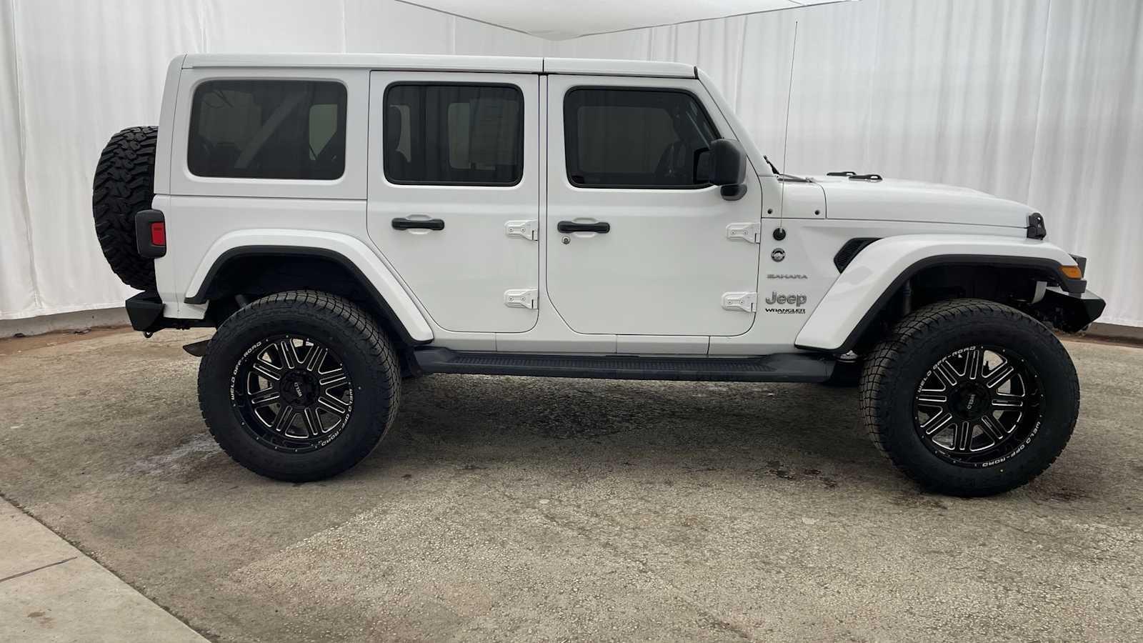 Thumbnail: 2020 Jeep Wrangler - 38