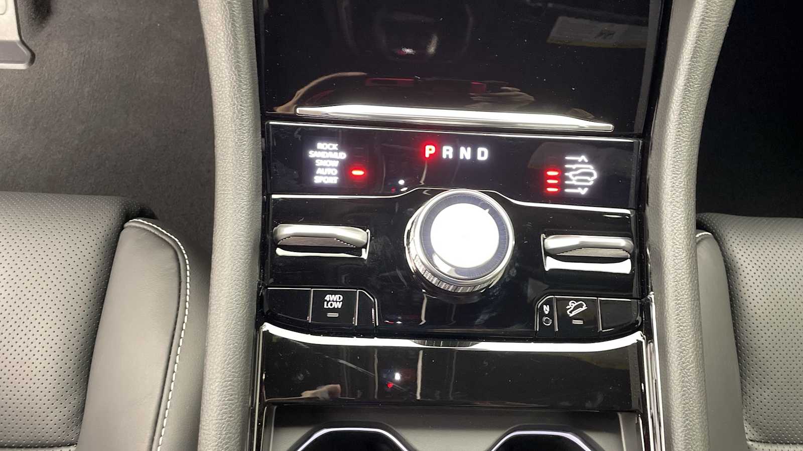 Thumbnail: 2025 Jeep Grand Cherokee - 22