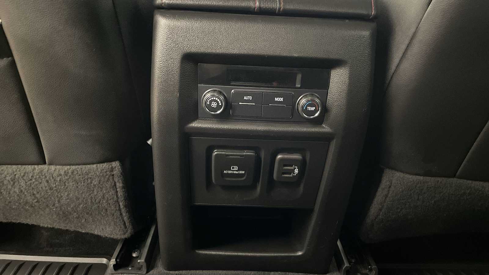 Thumbnail: 2022 Chevrolet Traverse - 25