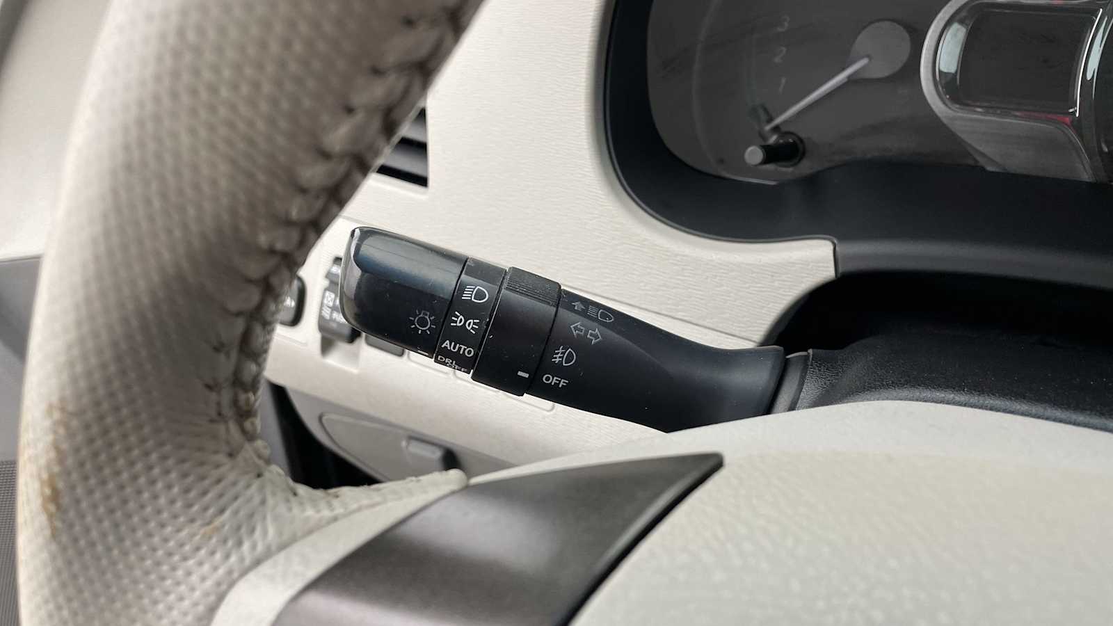 Thumbnail: 2013 Toyota Sienna - 17