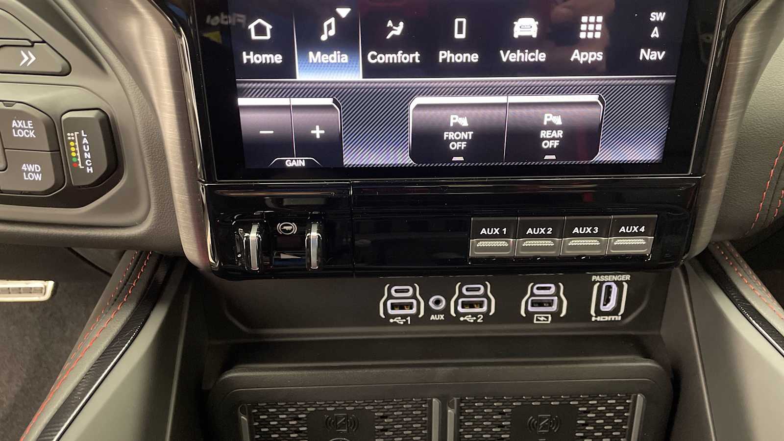 Thumbnail: 2026 RAM 1500 - 25