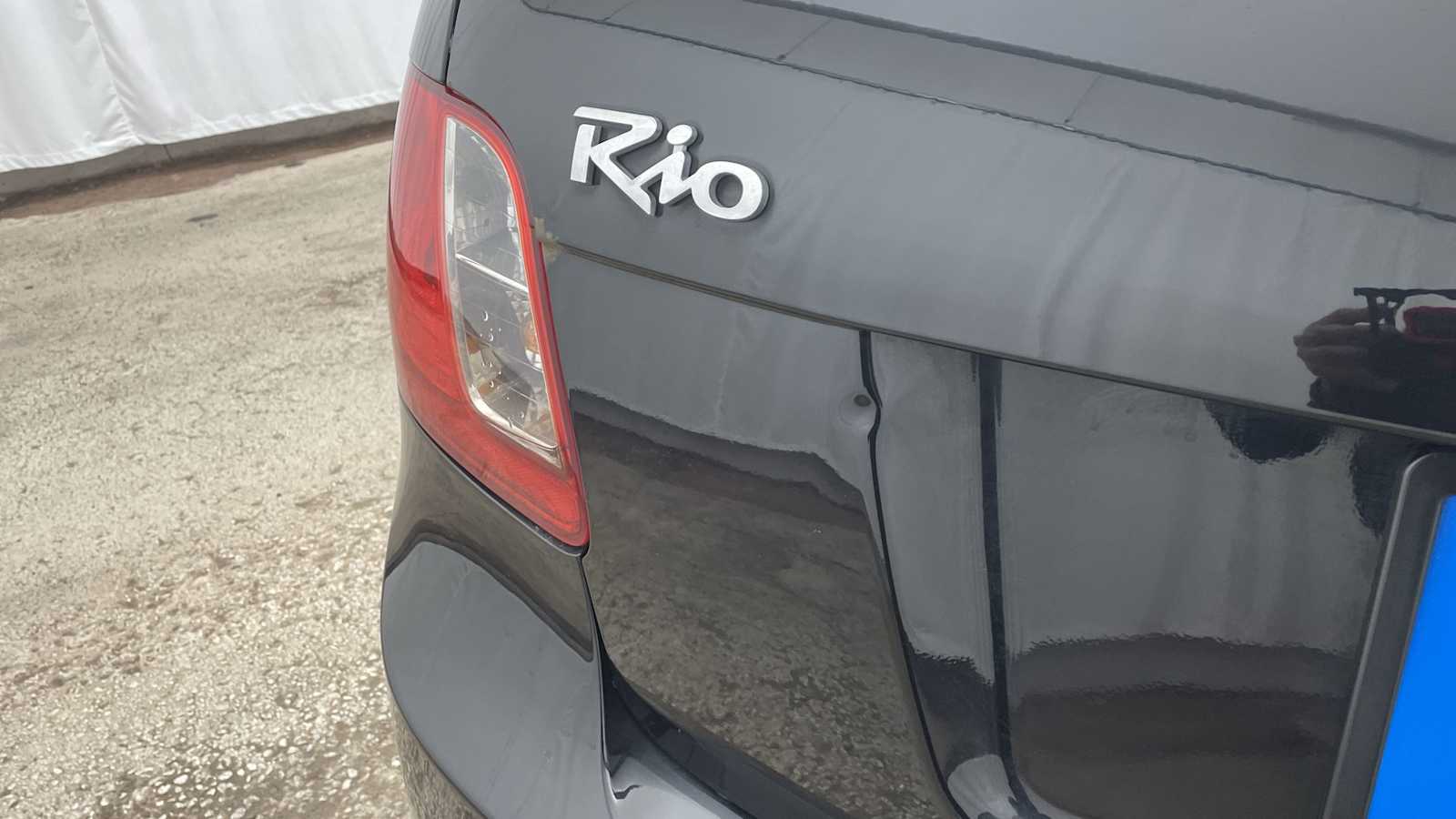 Thumbnail: 2011 Kia Rio - 33