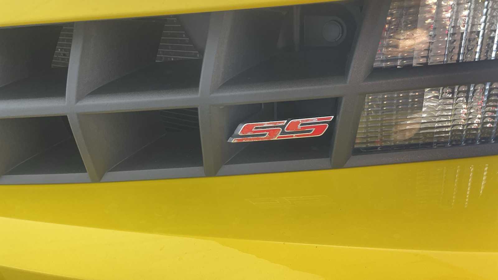 Thumbnail: 2011 Chevrolet Camaro - 24