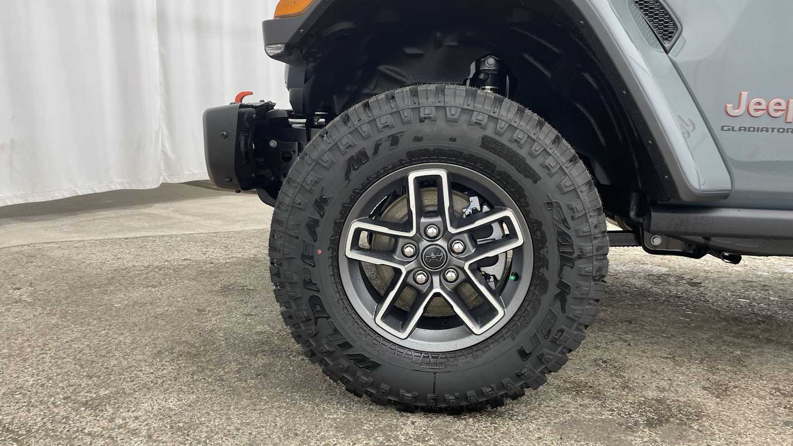 Thumbnail: 2025 Jeep Gladiator - 42