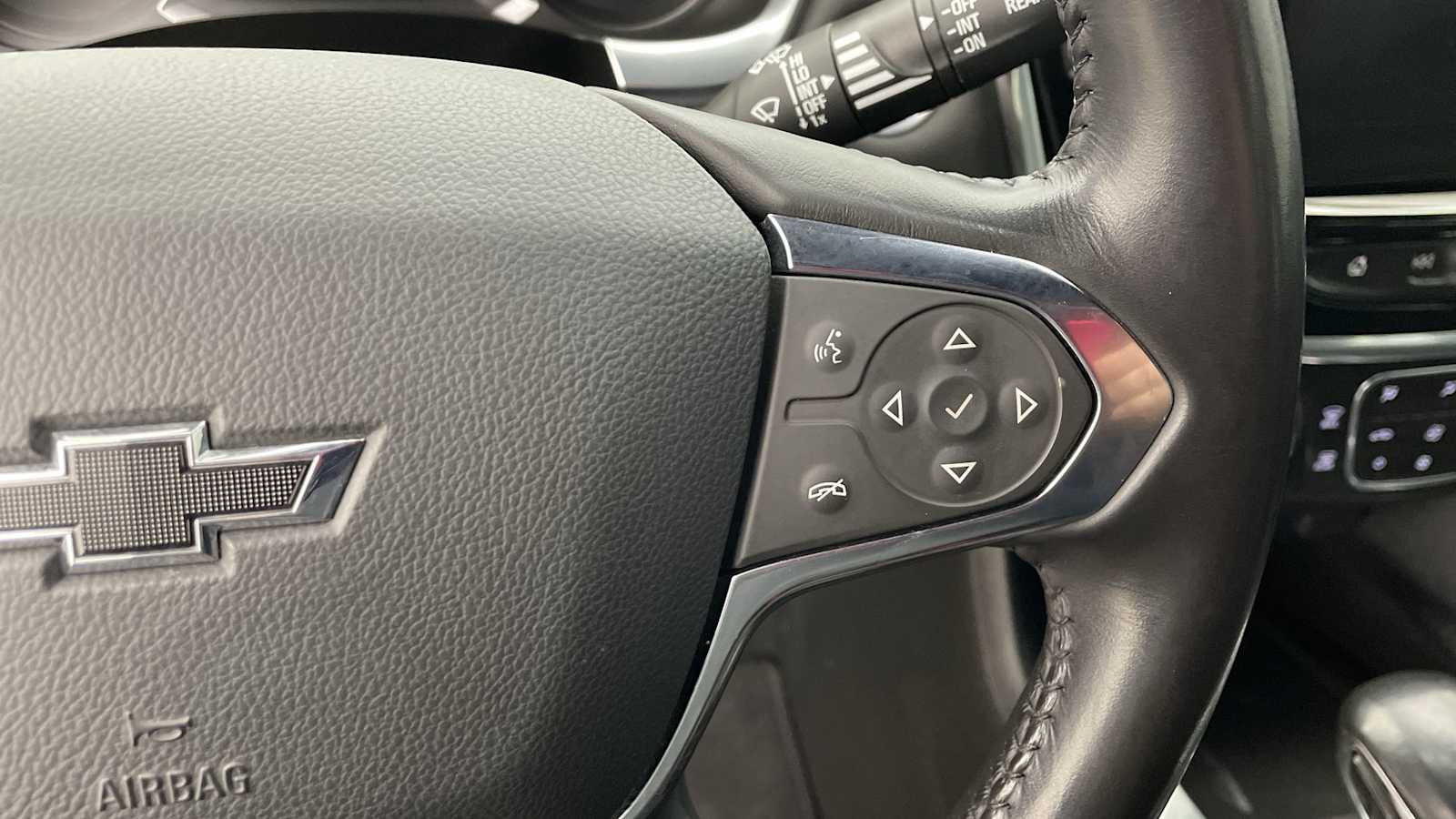 Thumbnail: 2022 Chevrolet Traverse - 14