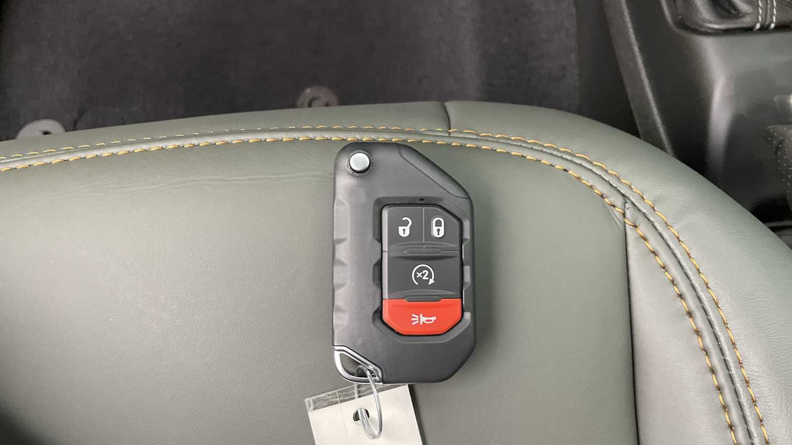 Thumbnail: 2025 Jeep Gladiator - 23