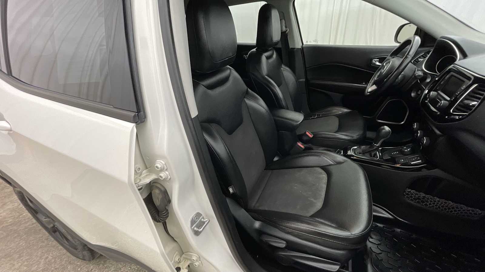 Thumbnail: 2018 Jeep Compass - 9