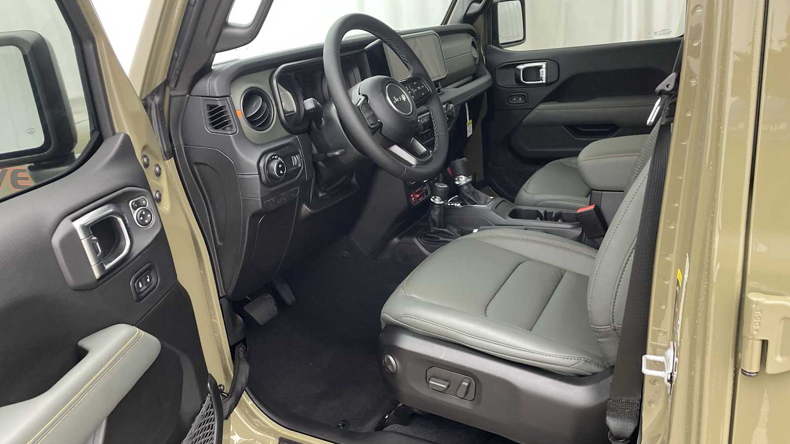 Thumbnail: 2025 Jeep Gladiator - 2