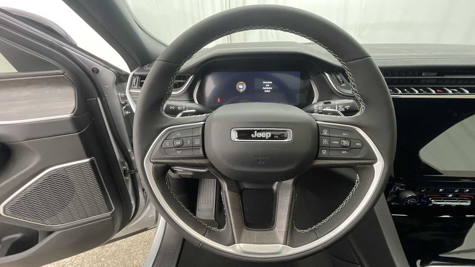 Thumbnail: 2025 Jeep Grand Cherokee - 15