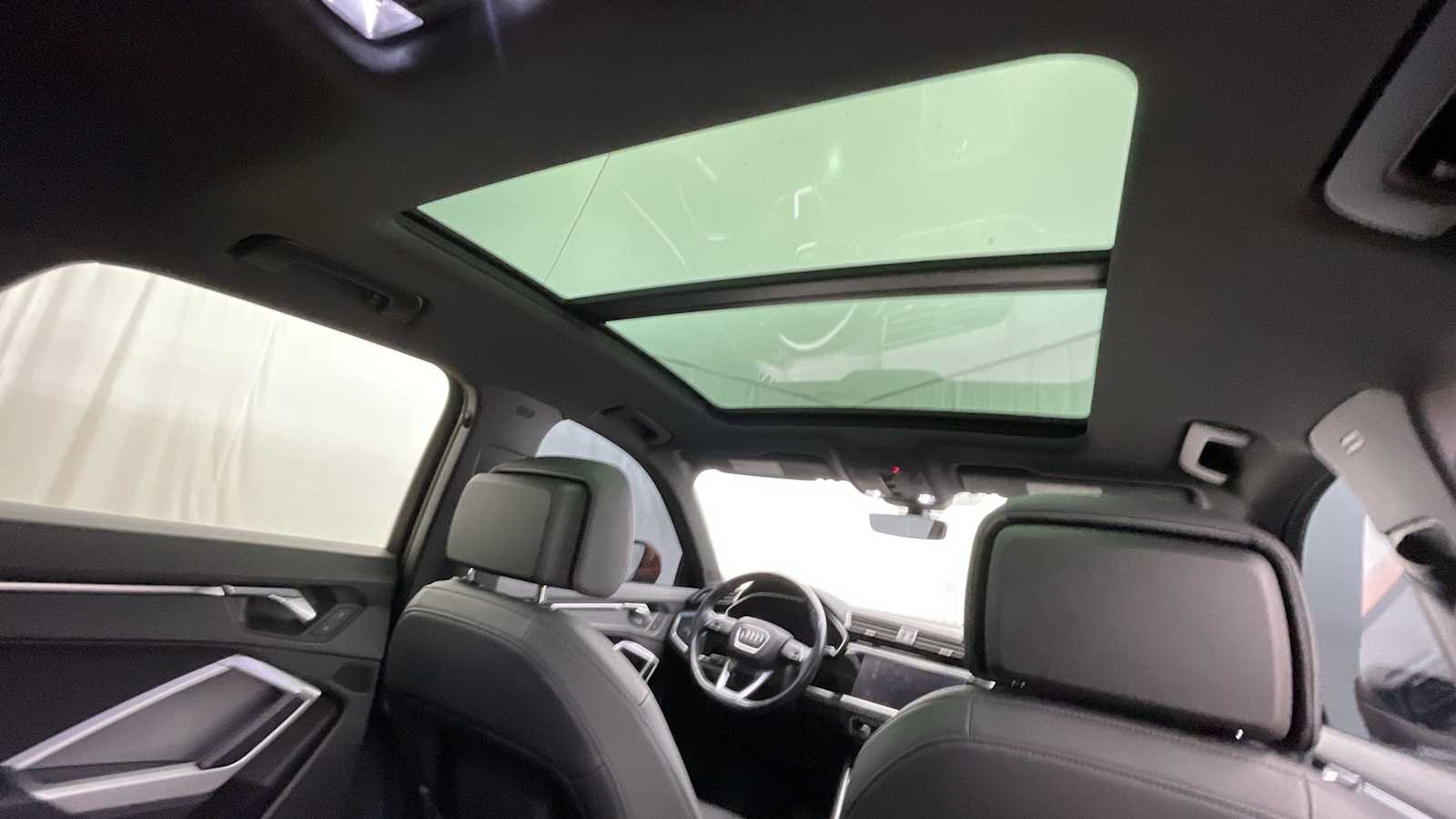 Thumbnail: 2021 Audi Q3 - 12