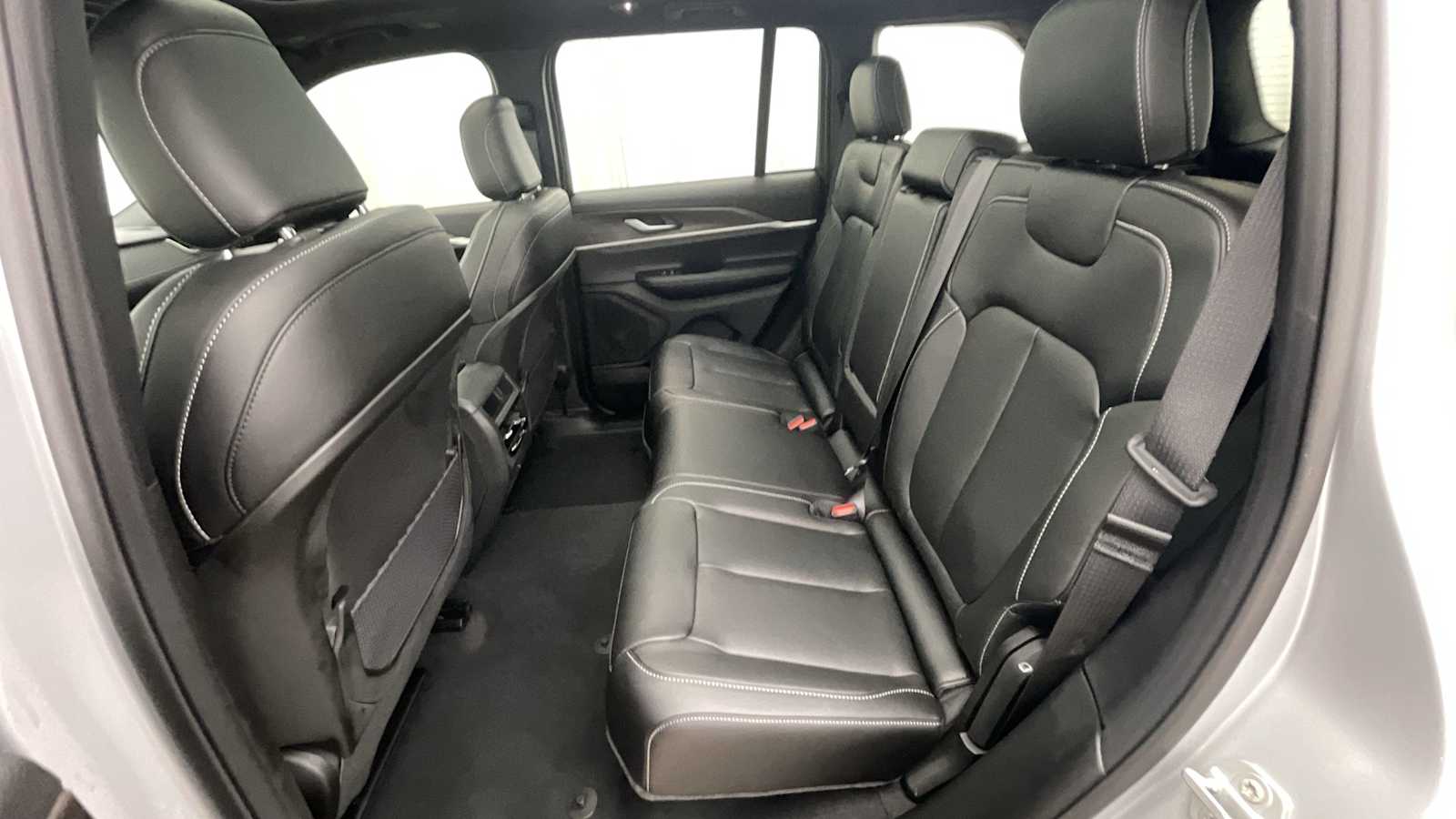 Thumbnail: 2025 Jeep Grand Cherokee - 10