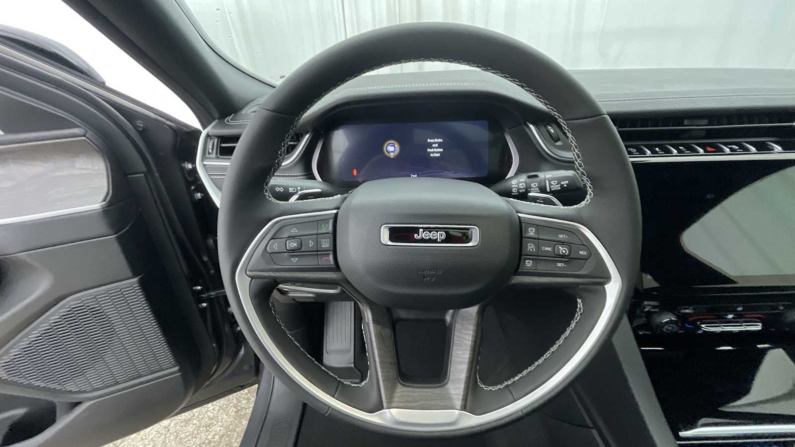 Thumbnail: 2025 Jeep Grand Cherokee - 14