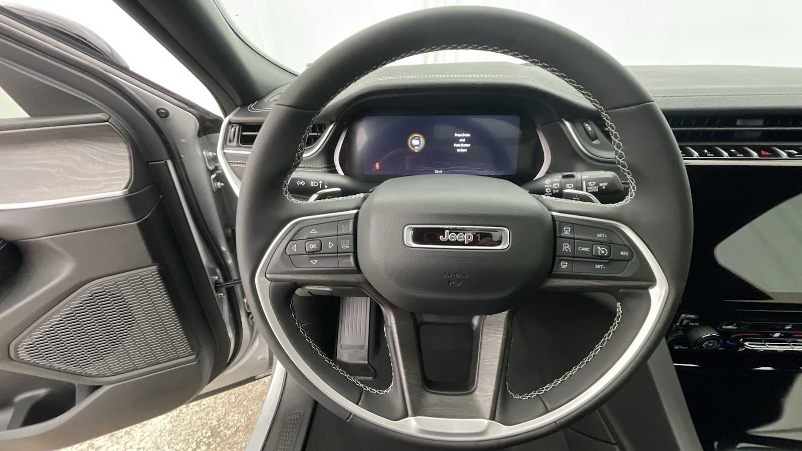 Thumbnail: 2025 Jeep Grand Cherokee - 15