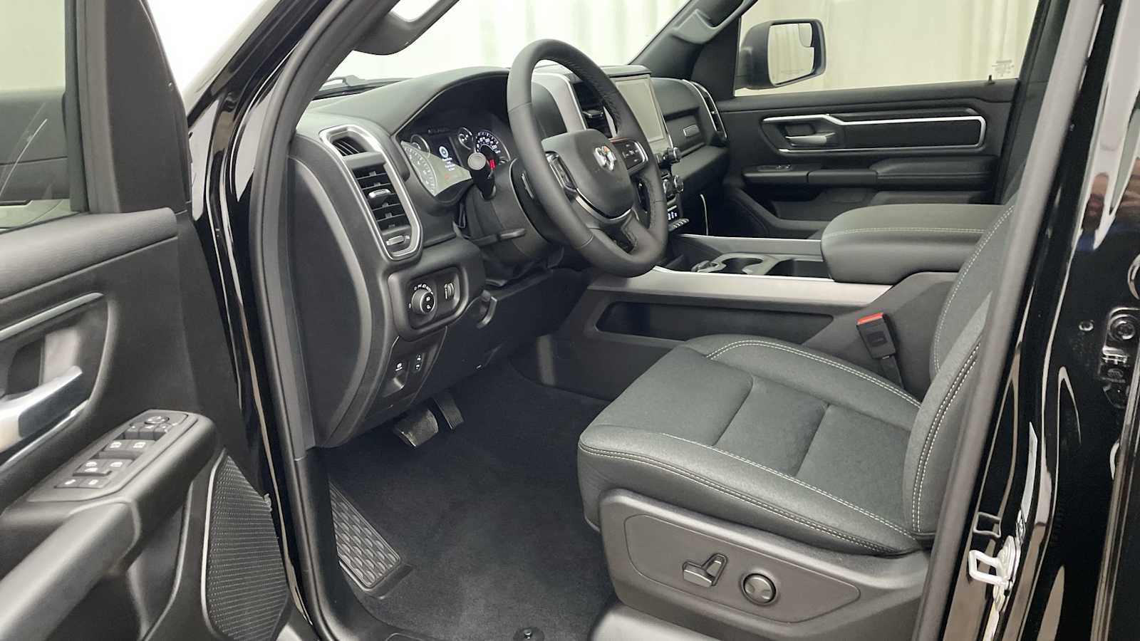 Thumbnail: 2026 RAM 1500 - 2