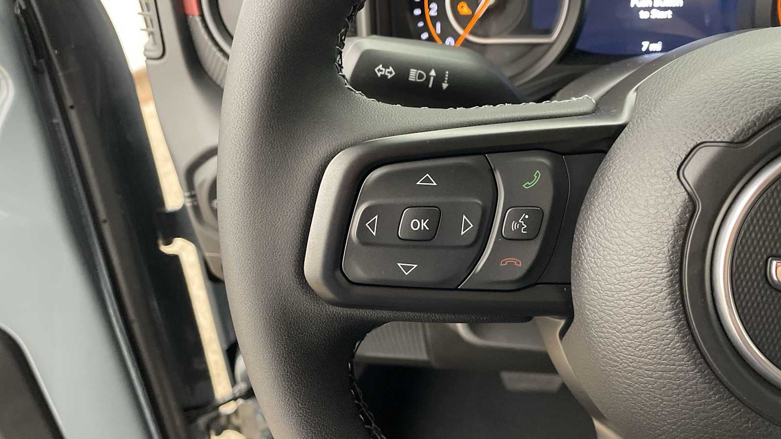 Thumbnail: 2025 Jeep Gladiator - 13