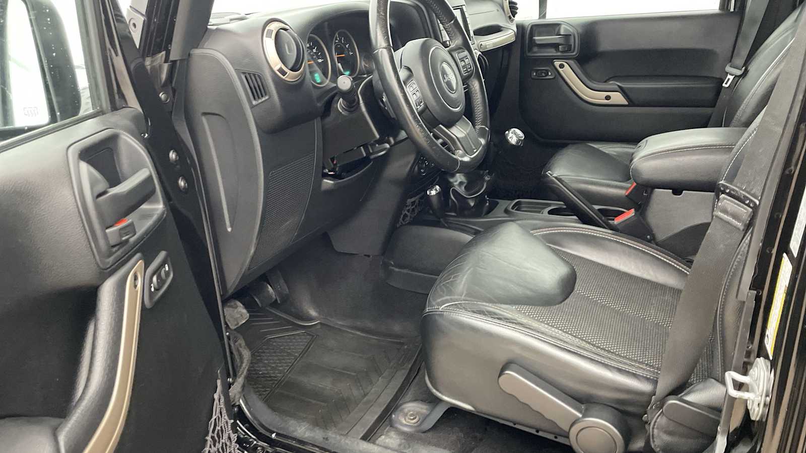 Thumbnail: 2016 Jeep Wrangler - 2