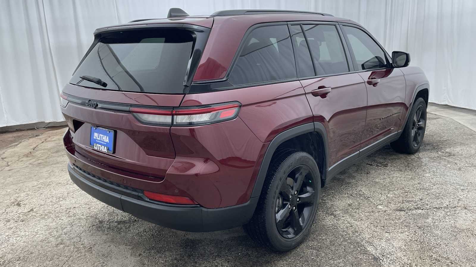 Thumbnail: 2023 Jeep Grand Cherokee - 33