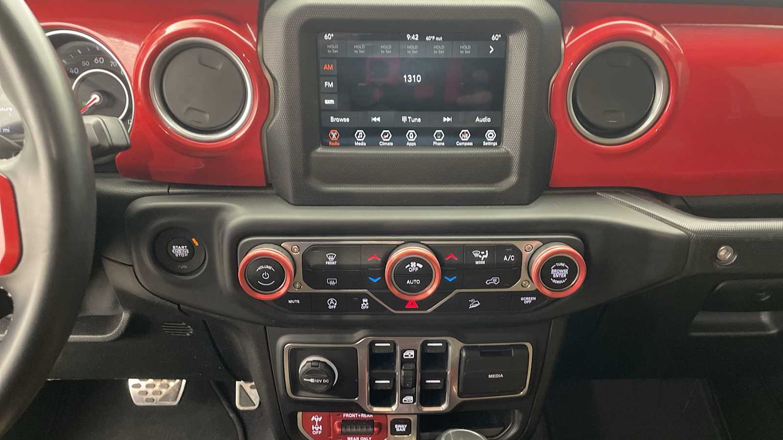 Thumbnail: 2020 Jeep Wrangler - 17