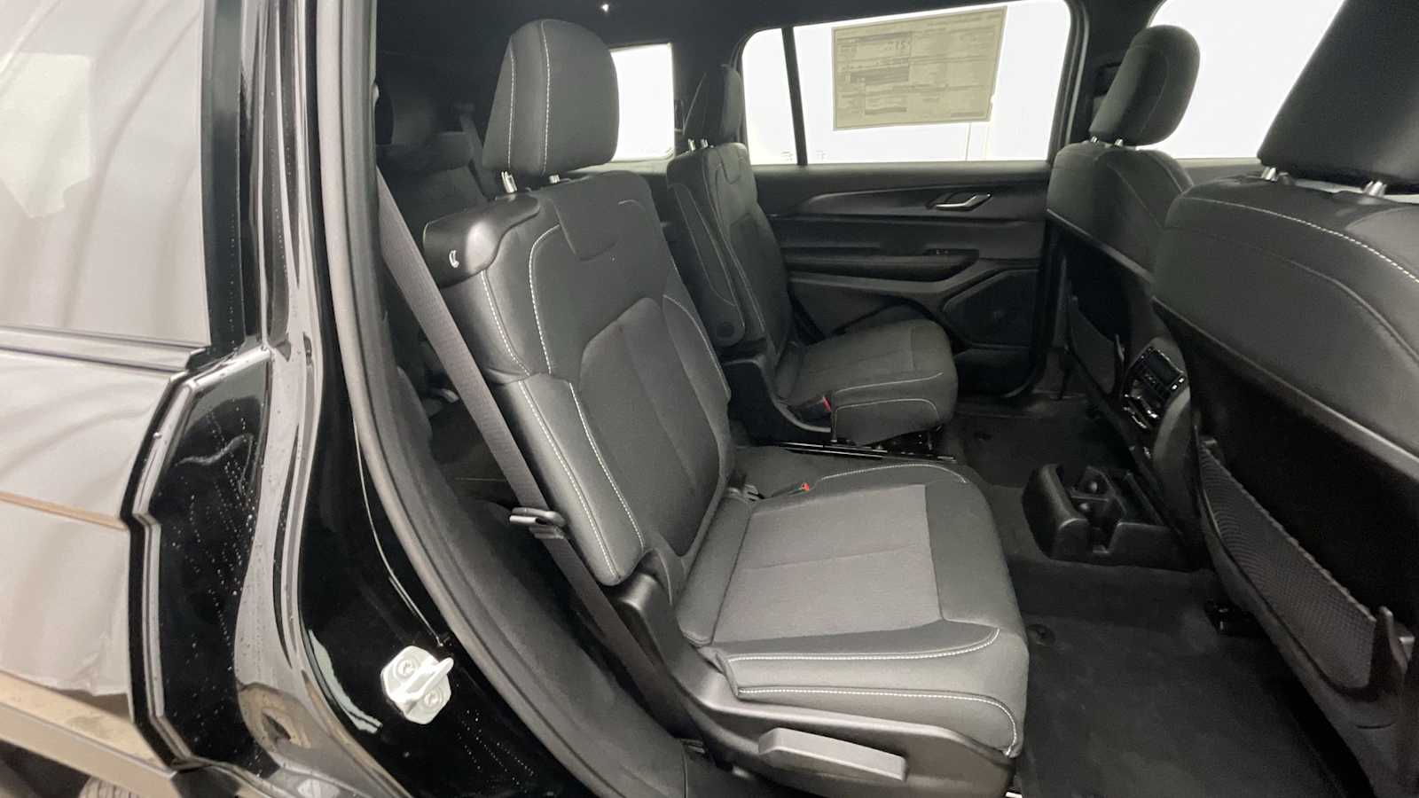 Thumbnail: 2025 Jeep Grand Cherokee - 10