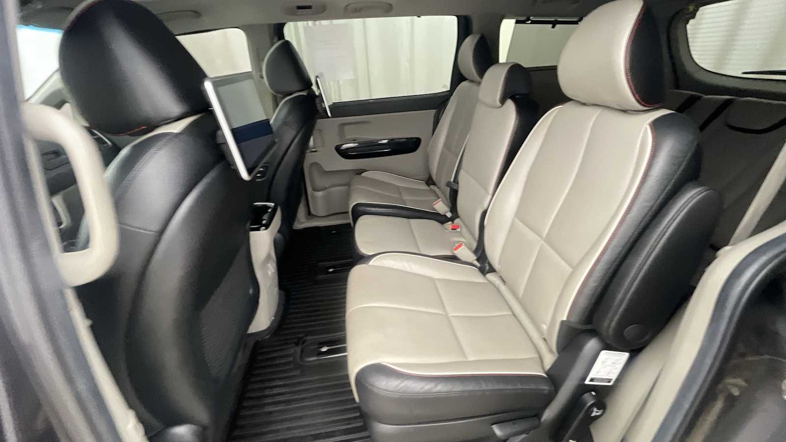 Thumbnail: 2020 Kia Sedona - 11