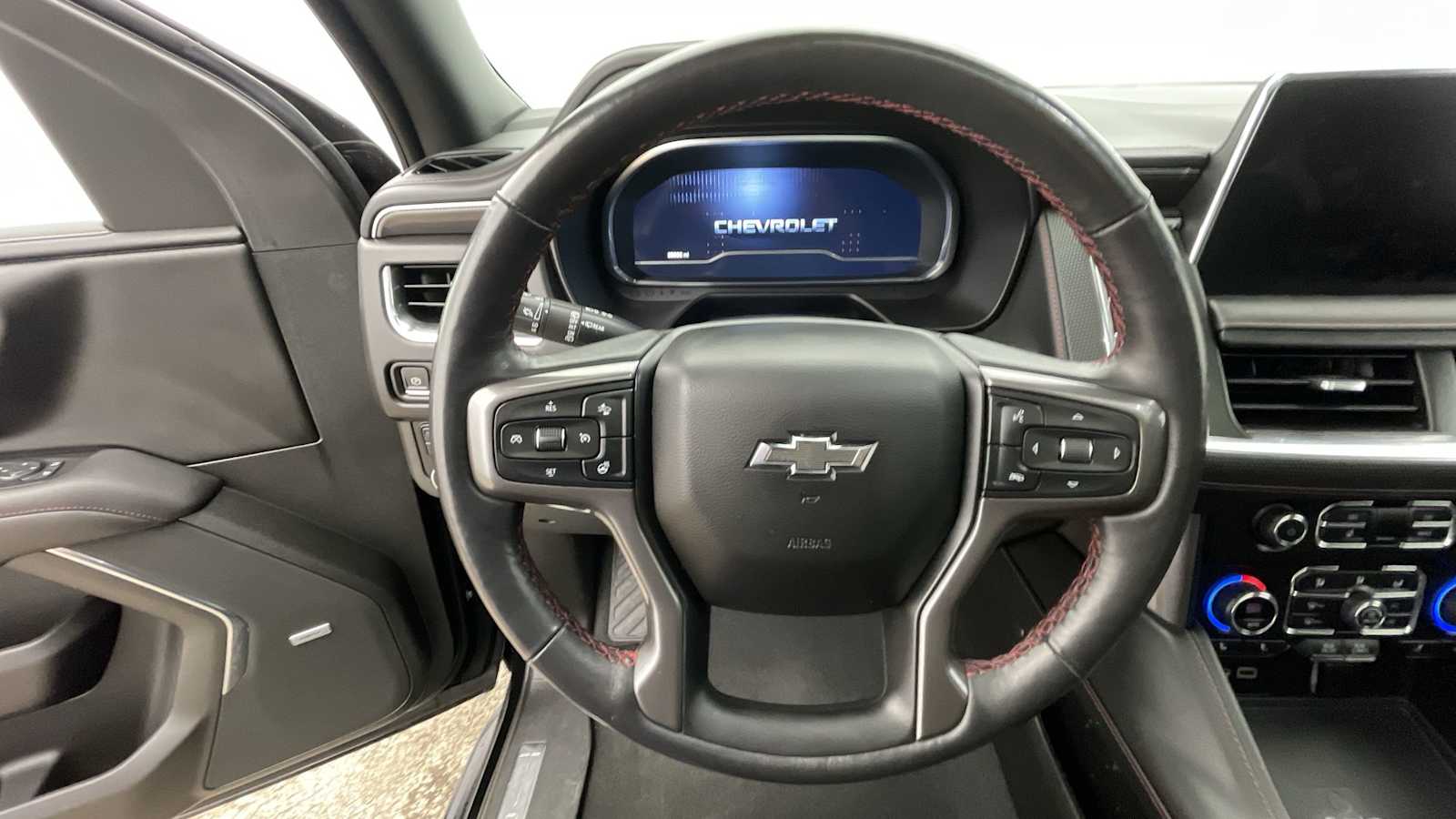 Thumbnail: 2022 Chevrolet Suburban - 15
