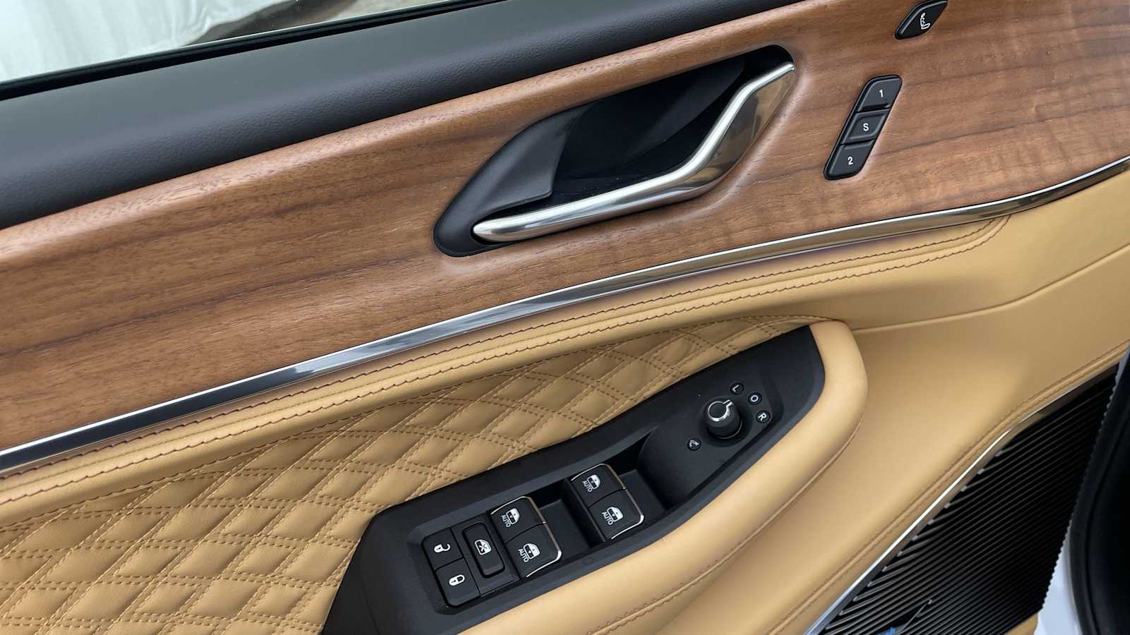 Thumbnail: 2026 Jeep Grand Cherokee L - 7