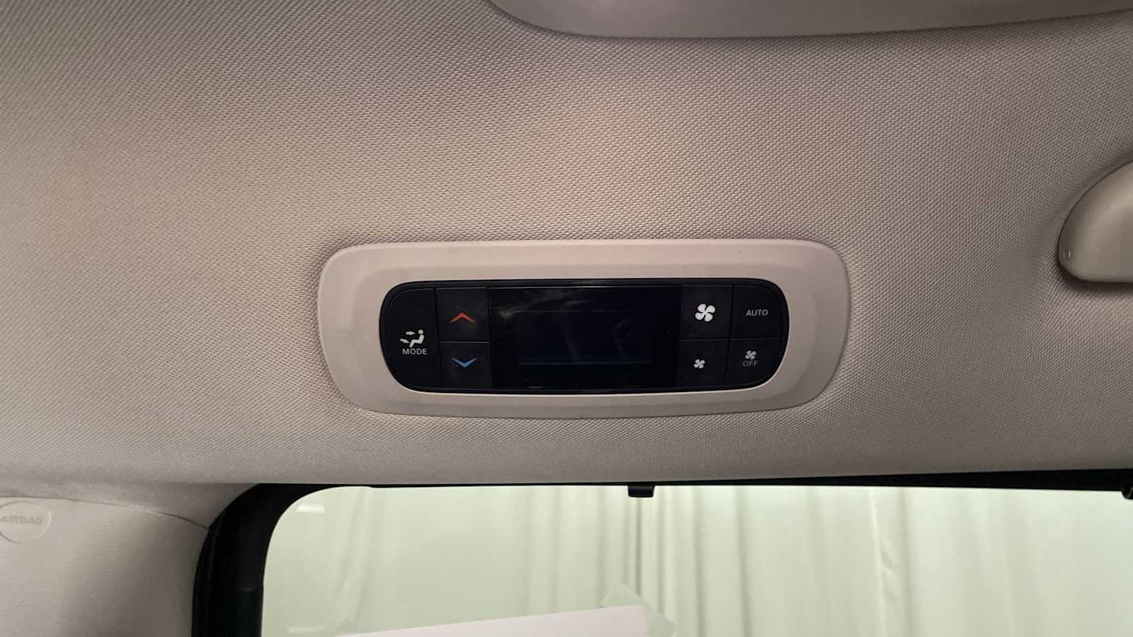 Thumbnail: 2022 Chrysler Pacifica - 26