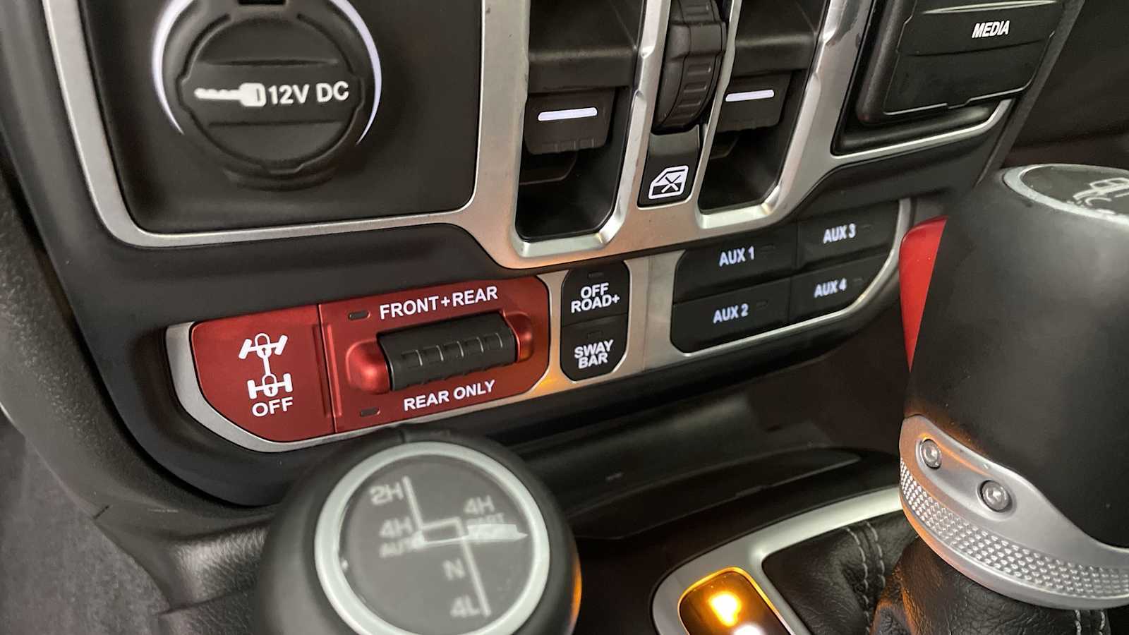 Thumbnail: 2026 Jeep Gladiator - 25