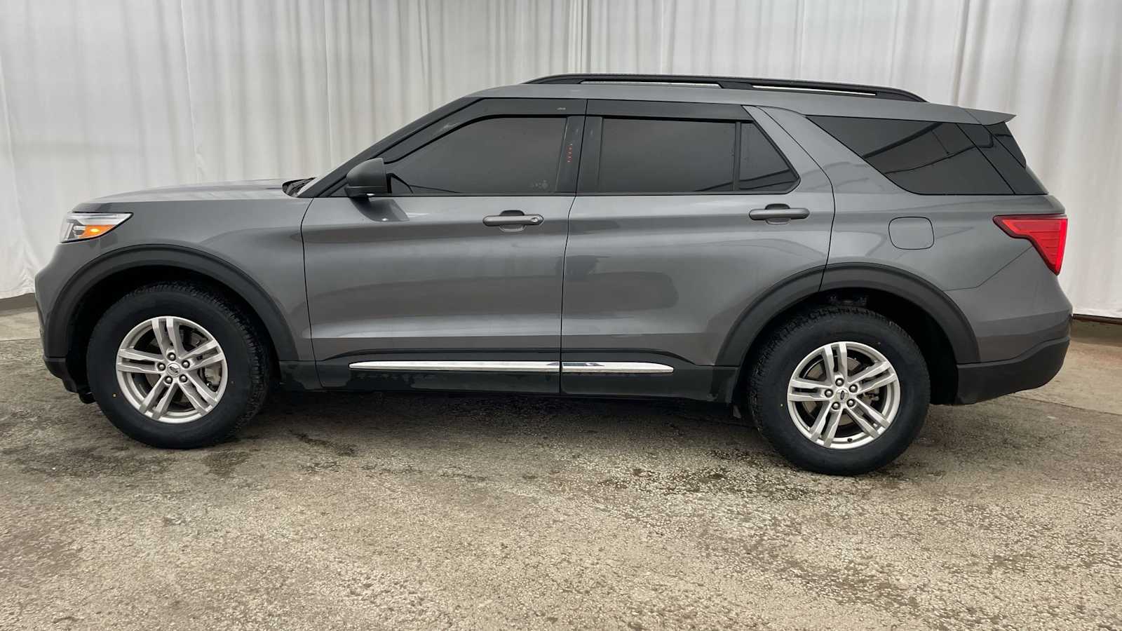 Thumbnail: 2022 Ford Explorer - 30