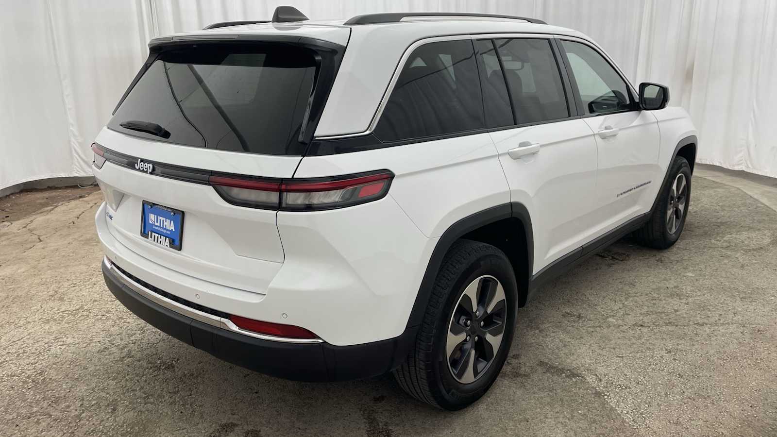 Thumbnail: 2023 Jeep Grand Cherokee - 37